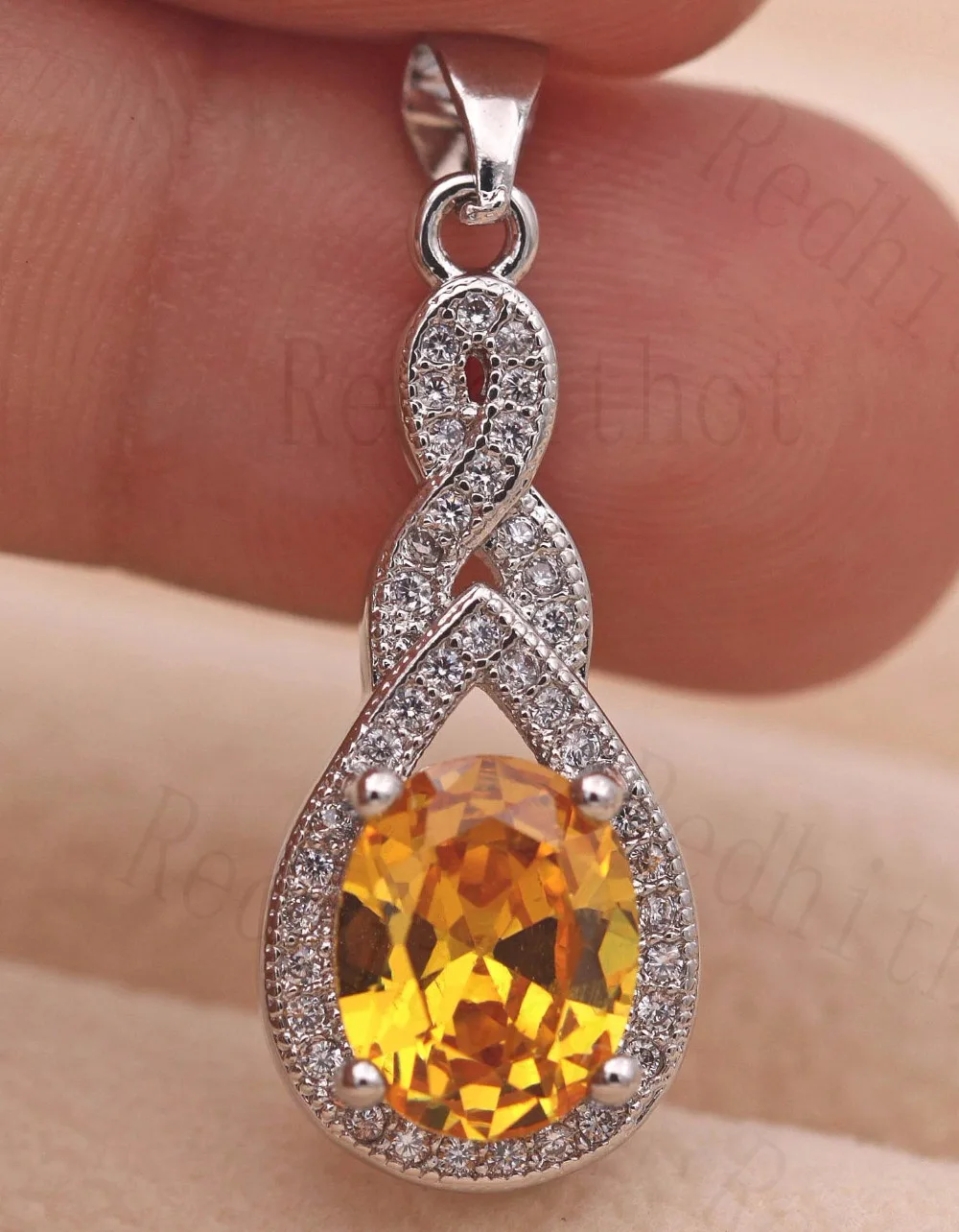 OBS0470_Gold_01 (1)