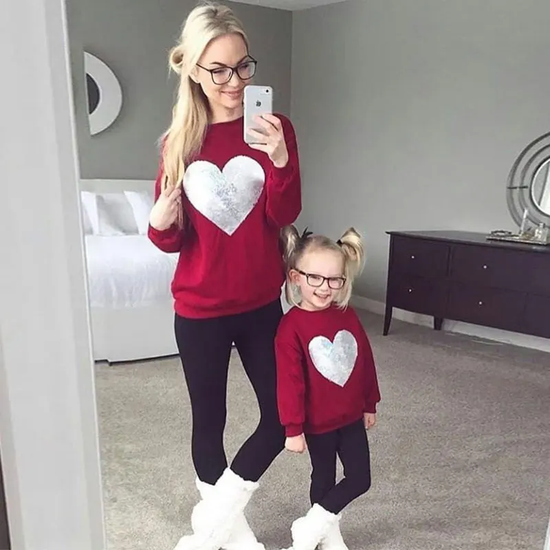 

BKLD Autumn Winter Pullovers 2018 Fashion Mom Daughter Sequin Heart Casual Christmas Sweatshirts Family Matching Clothes Outfits