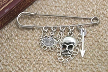 12pcs Shakespeare inspired Hamlet themed charm with chain kilt pin brooch 50mm