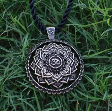 

SanLan customer necklace