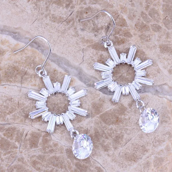 Изящные висячие серьги N0864 с белым фианитом и серебряным покрытием | Украшения
