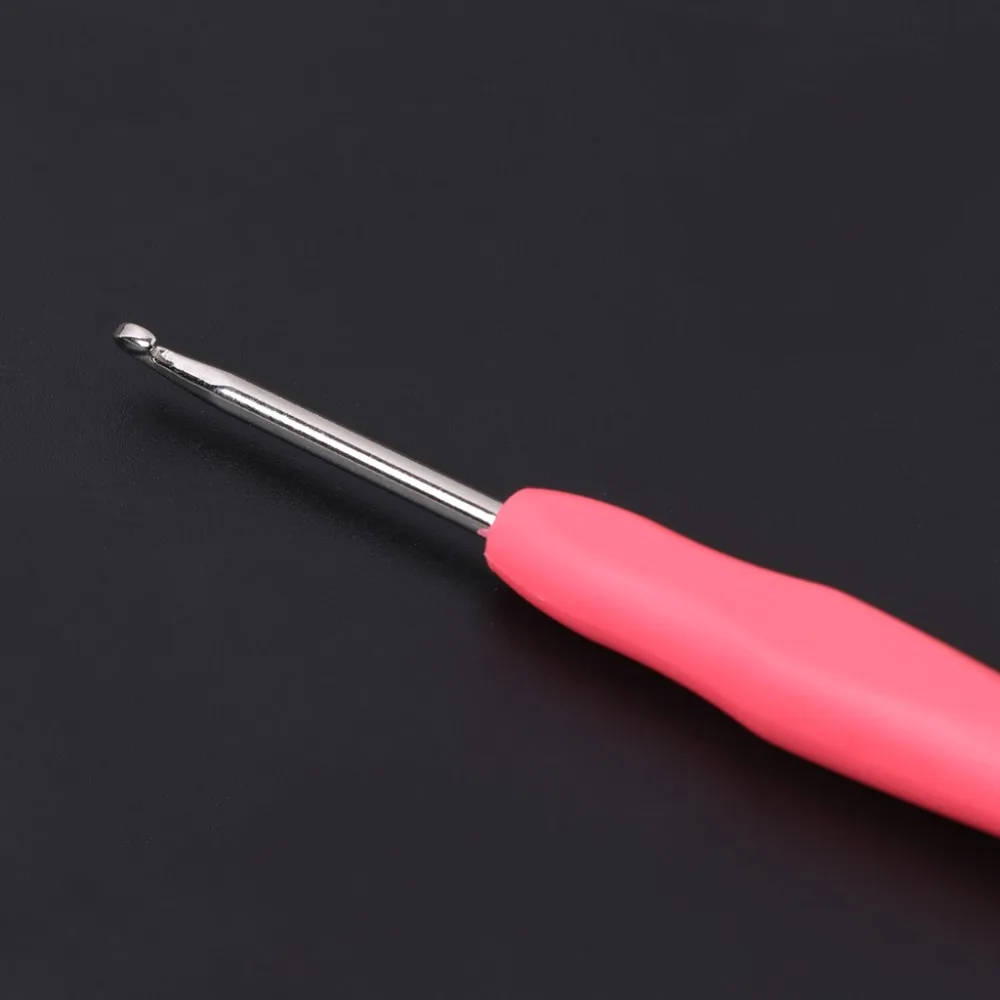 

NEW 1PC Metal Knitting Needles Crochet Hooks Tool With Ergonomic Grips 0.5-2.75mm
