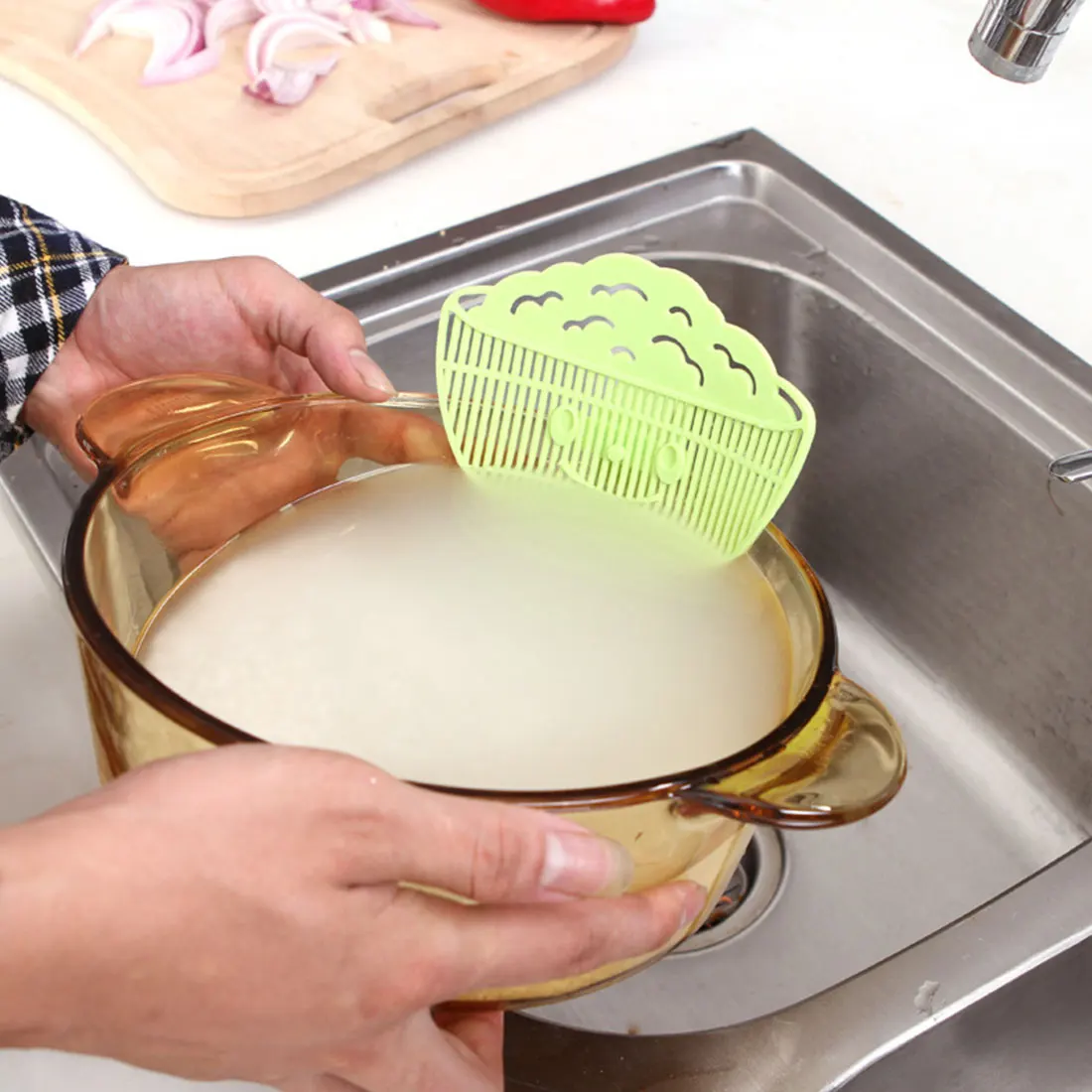 

Colorful Rice Washing Sieve Beans Peas Strainer Cleaning Colander Gadget Rice Washing Device Kitchen Accessories Cooking Tools