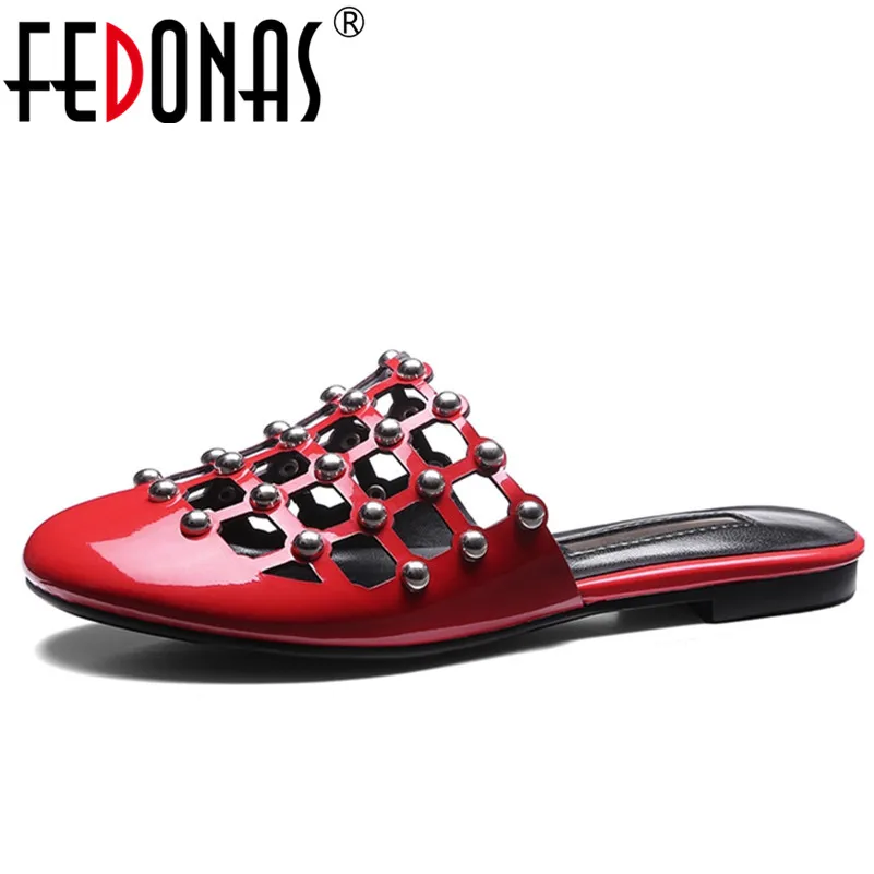 

FEDONAS 2018 Fashion Sandals Women Summer Low Heel Rivets Cofort Slippers New Black Red Sexy Shoes Woman Female Sandals Women