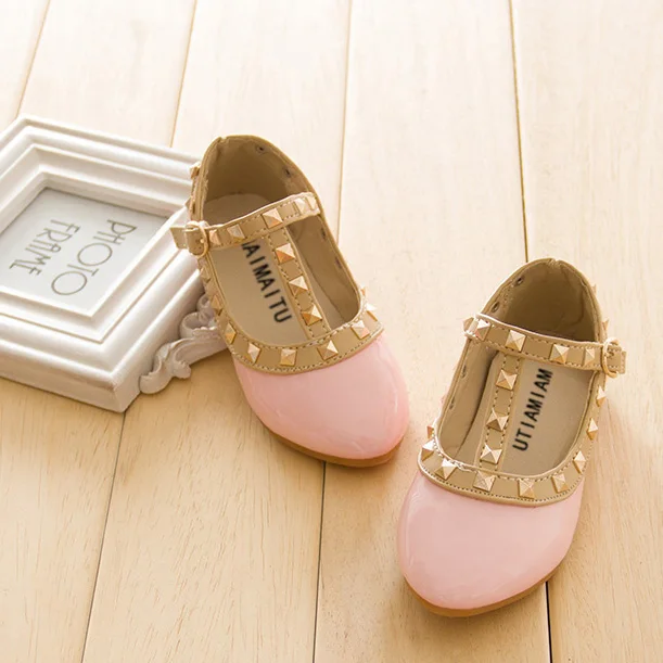 Обувь для девочек принцесса Обувь детей Туфли без каблуков дети Обувь кожаная для девочек Заклёпки тапки - Цвет: Розовый