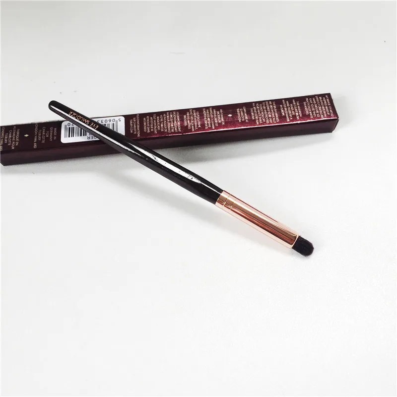 Charlotte Tilbury Eye Smudger Brush _ 2