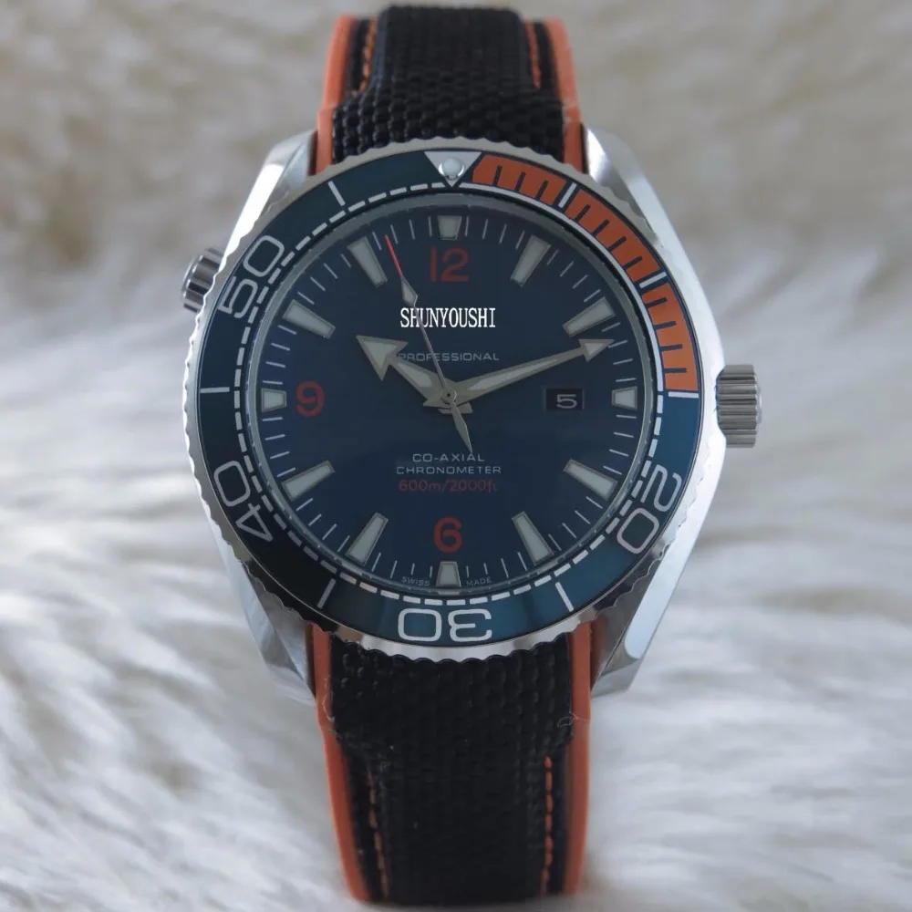 

WG04209 Mens Watches Top Brand Runway Luxury European Design Automatic Mechanical Watch