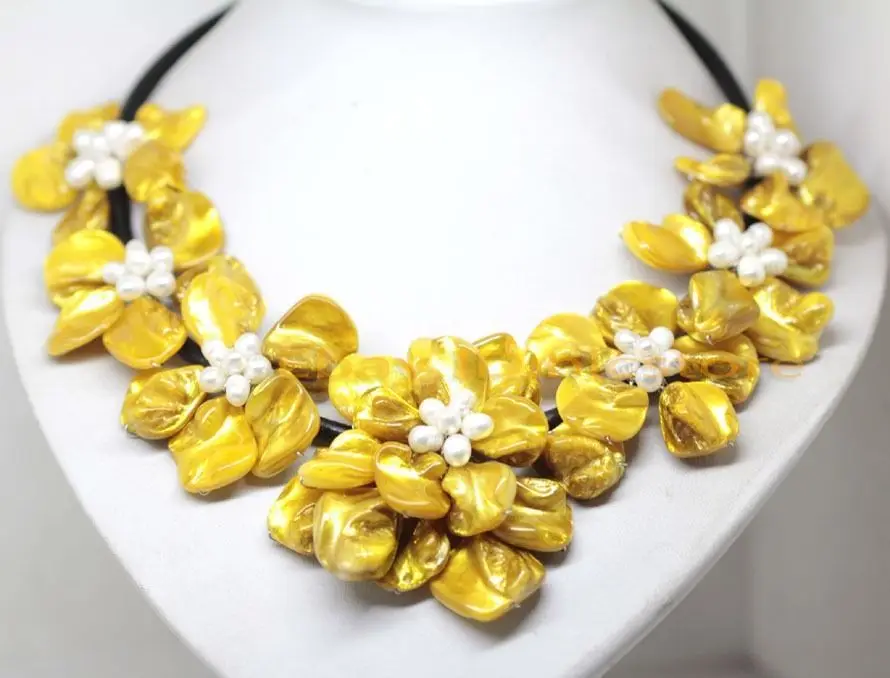 

ddh001689 beauty Yellow mother of pearl shell handmade 7 flower necklace 18" fashion jewel 28% Discount