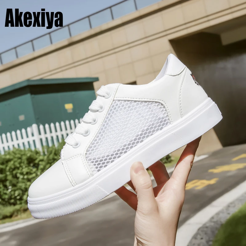 

Breathable Mesh Women Casual Shoes Vulcanize Female Fashion Sneakers Lace Up Soft Leisure Footwears size 35-39 d644