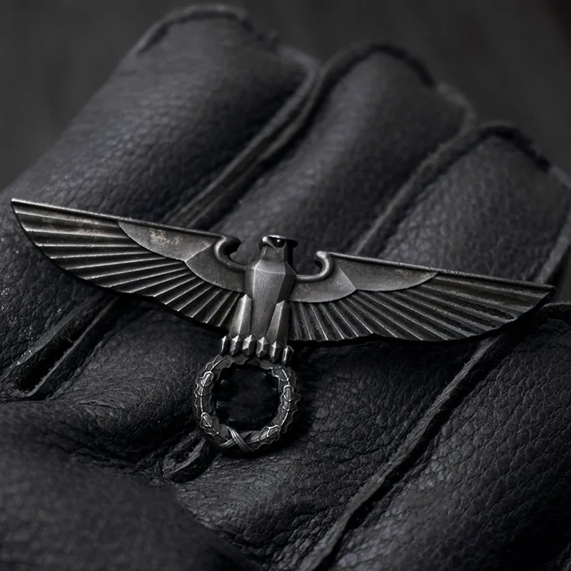 

WWII German Empire Eagle Emblem Armband Cap Badge Thorn Horse Nail With Metal Cap Brooch Pin Souvenir Hand-painted Old For Bag