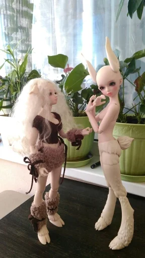 

Free shipping . 1/4 bjd doll momo .