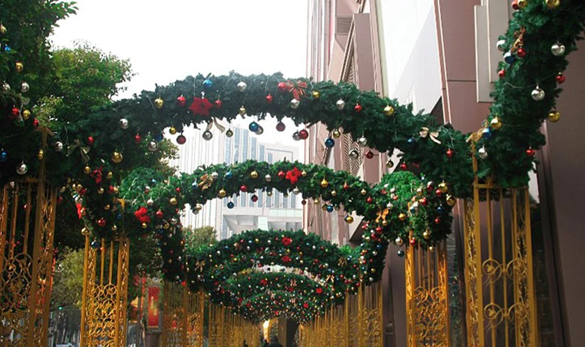2,7 м зеленая Новогодняя Рождественская гирлянда, венок, рождественские украшения для дома, вечерние подвесные украшения из ротанга и сосны