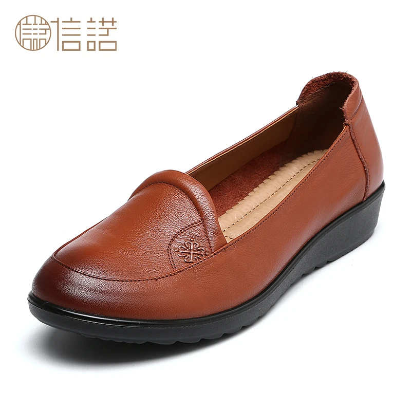 Signew 2017 New Women's Genuine Old Mom Shoes Lady Flat Leather Slip On
