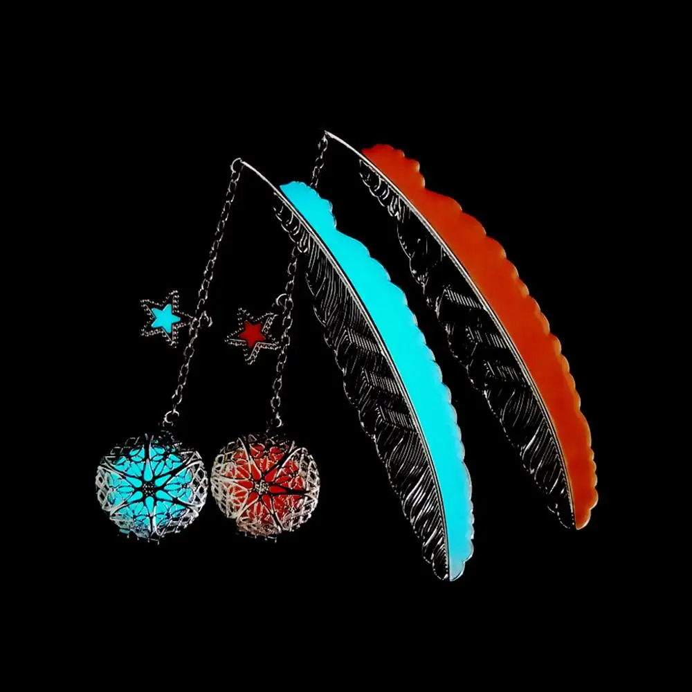 

Metal Luminous Feather Angel Wings Bookmark Retro Moon Bookmark Fluorescent Big Five Stars Time Gem Exquisite Small Bookmarks