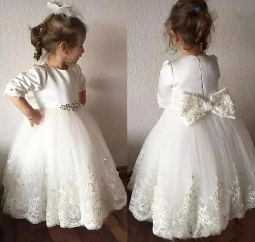 

Cute White Ball Gown Flower Girl Dresses Jewel Neck 3/4 Long Sleeve Baby Girl Birthday Dress Christmas Gown with Bow