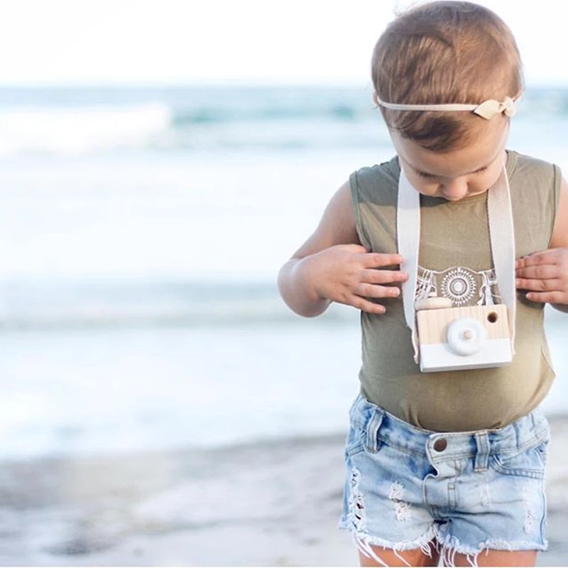 Mini Wooden Camera Toy Cartoon Baby Toy Kids Creative Neck Photography Prop Decoration Child Playing House Tool Free Shipping Mini Wooden Camera Toy Cartoon Baby Toy Kids Creative Neck Photography Prop Decoration Child Playing House Tool Free Shipping