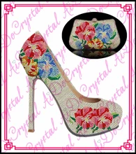 Aidocrysta 2015 handgemachte floarl muster weiß braut hochzeit hohe ferse kristall schuhe und passende handtasche set