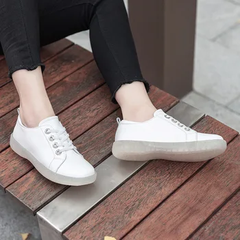 

Casual fashion women's shoes 2019 spring and summer new round head elastic band women's shoes first layer leather shoes.