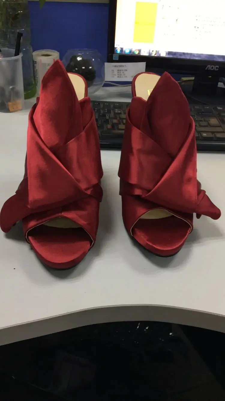 wine red