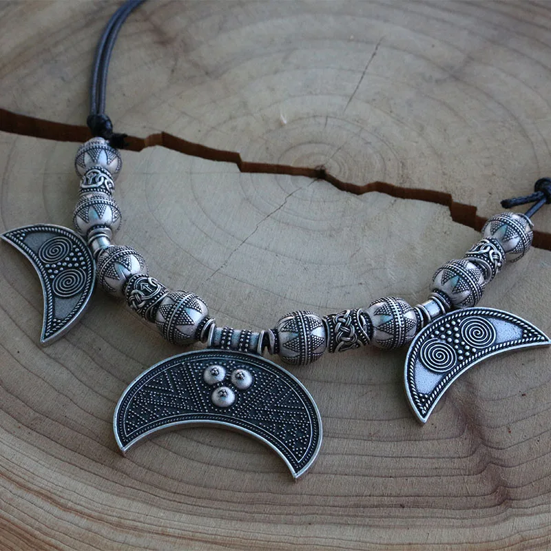 

1pcs Norse Slavic Lunula Woman's Necklace, Slaves Ethnic Inspired Pendant, Viking Dress Jewelry For Charm Women MORAVIA, Lunitsa