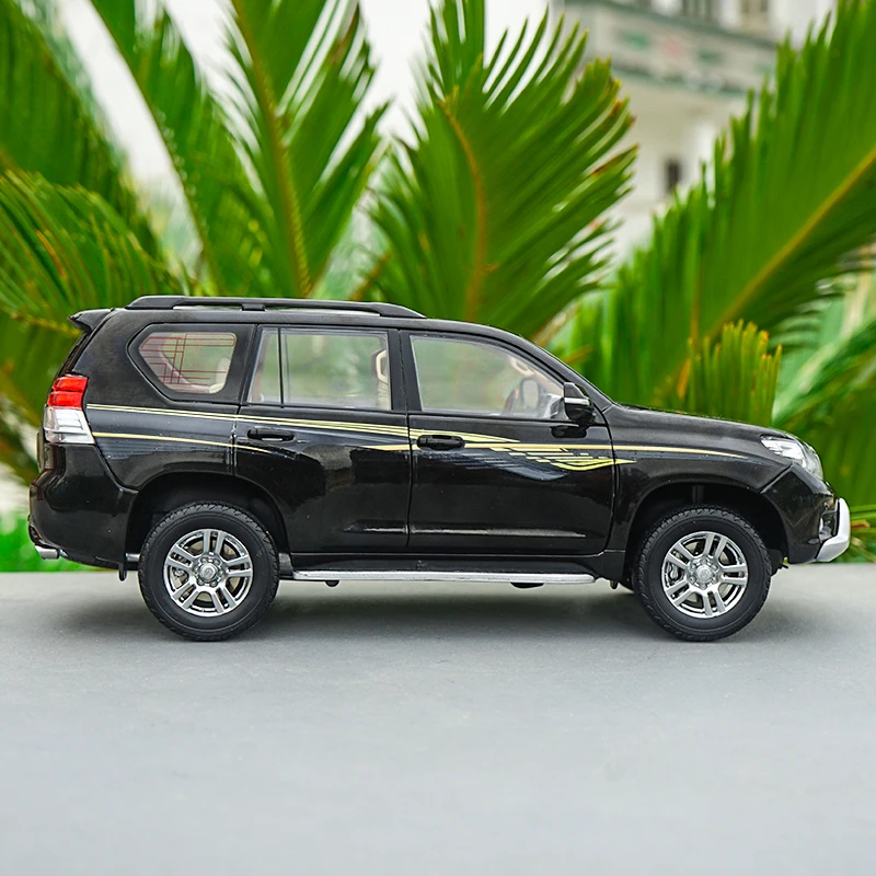 1/18 литая модель автомобиля SUV Toyota Land Cruiser Prado черная с оригинальной коробкой бесплатные игрушки для доставки подарки