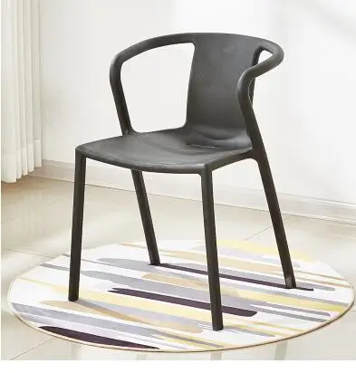Chair simple modern plastic dining chair home restaurant creative outdoor leisure reception to discuss Nordic fashion chair .