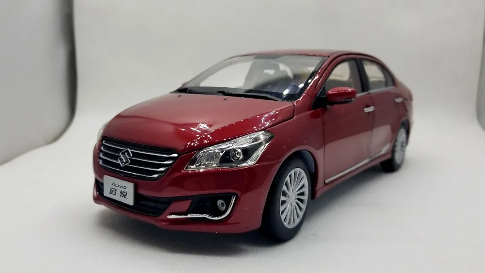 1:18 Модель литья под давлением для Suzuki Alivio Ciaz красный седан игрушечный автомобиль