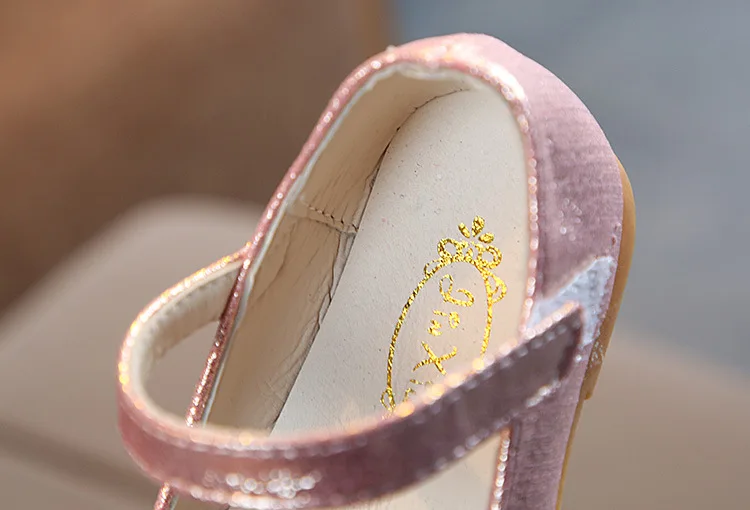 Новинка; модная обувь принцессы; цвет розовый, золотой, серебряный; обувь для девочек; блестящие стразы; детская обувь на плоской подошве с блестками; детская Свадебная обувь