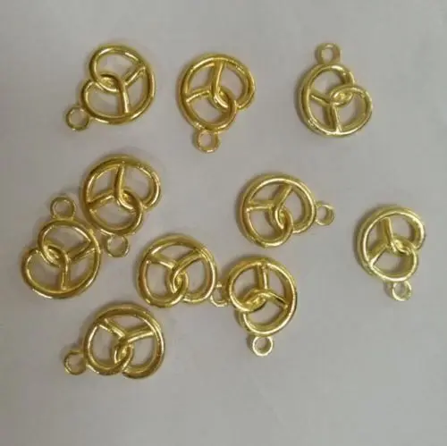 

30pcs GOLD tone pretzel design charms H0010