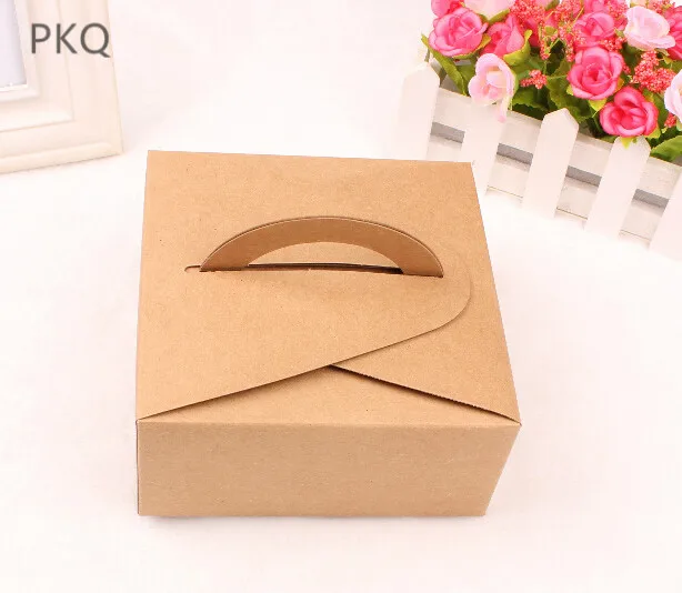 

14*14*6.5cm Small Cube Kraft Paper Cardboard Boxes For Holds Dessert Cake Chocolates Candy Box With Handle Wedding Favor Box