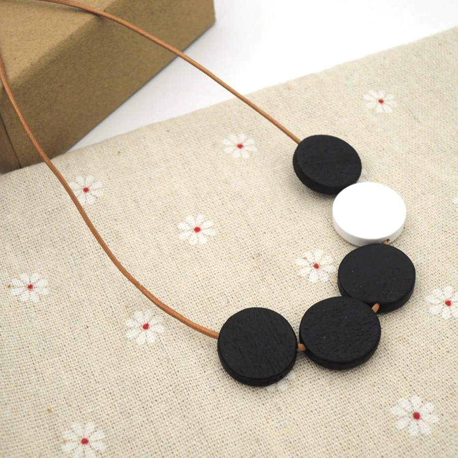 

white black disk geometric wood necklace pandant minimalist statement CHEAP LIGHT WEIGHT 2018 new NW295