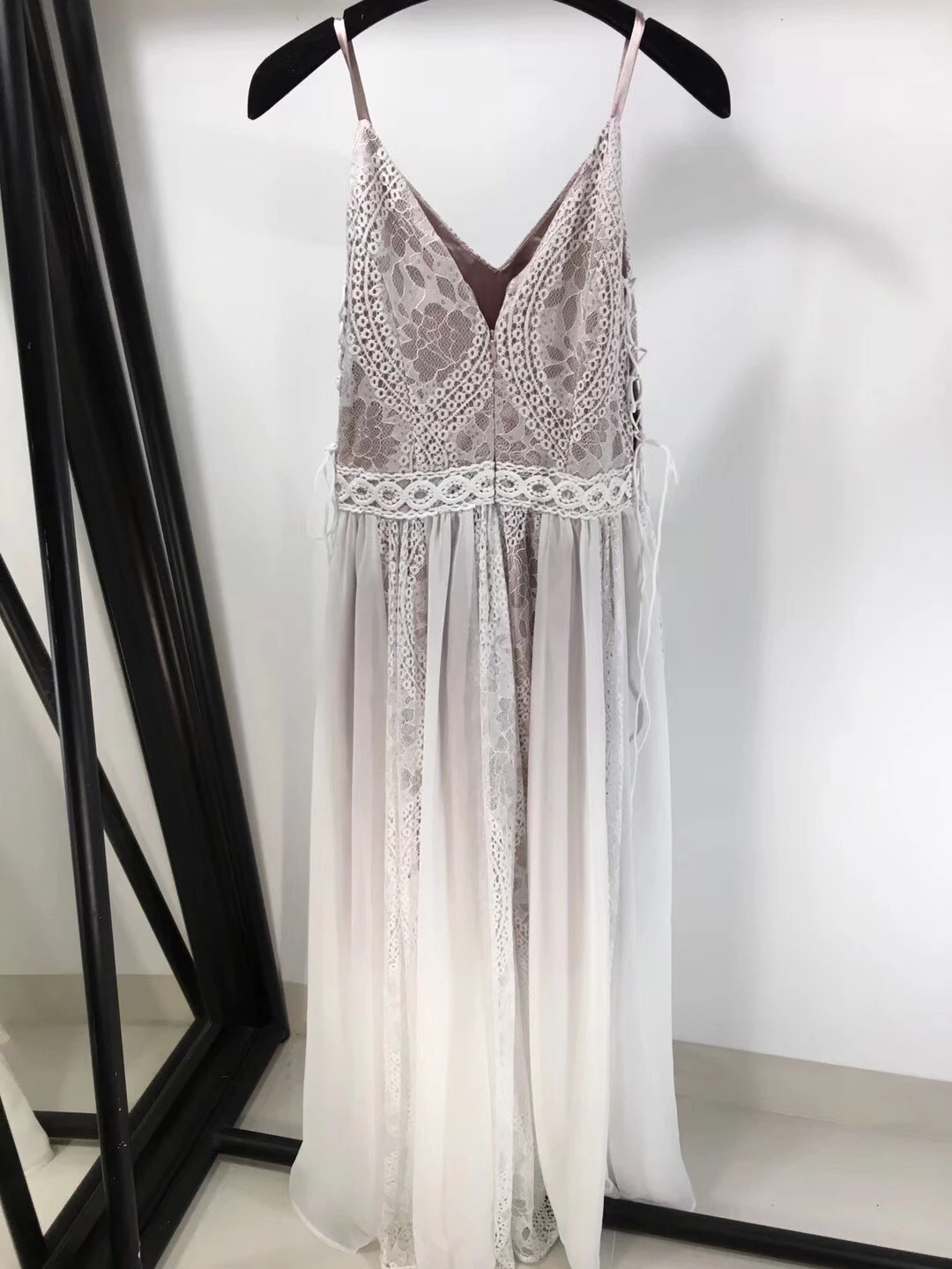 New Arrival Brand Summer Fashion Patchwork Lace Dress Deep V Neck Sexy Backless Spaghetti Strap Hollow Out Long Dresses