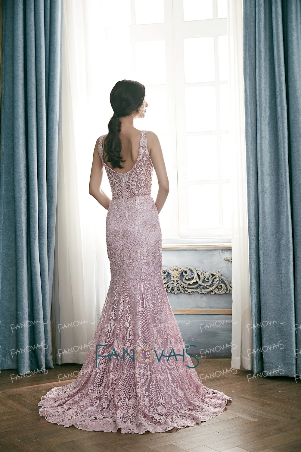 Женское платье с длинным шлейфом длинное кружевное Русалочка треугольным