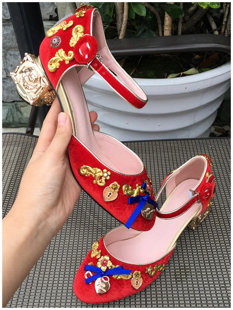 Luxurious Pumps Wedding Shoes Metal Decoration Bride Shoes Ethnic Strange Style Heels Women Party Runway Shoes High Heels Sandal (3)