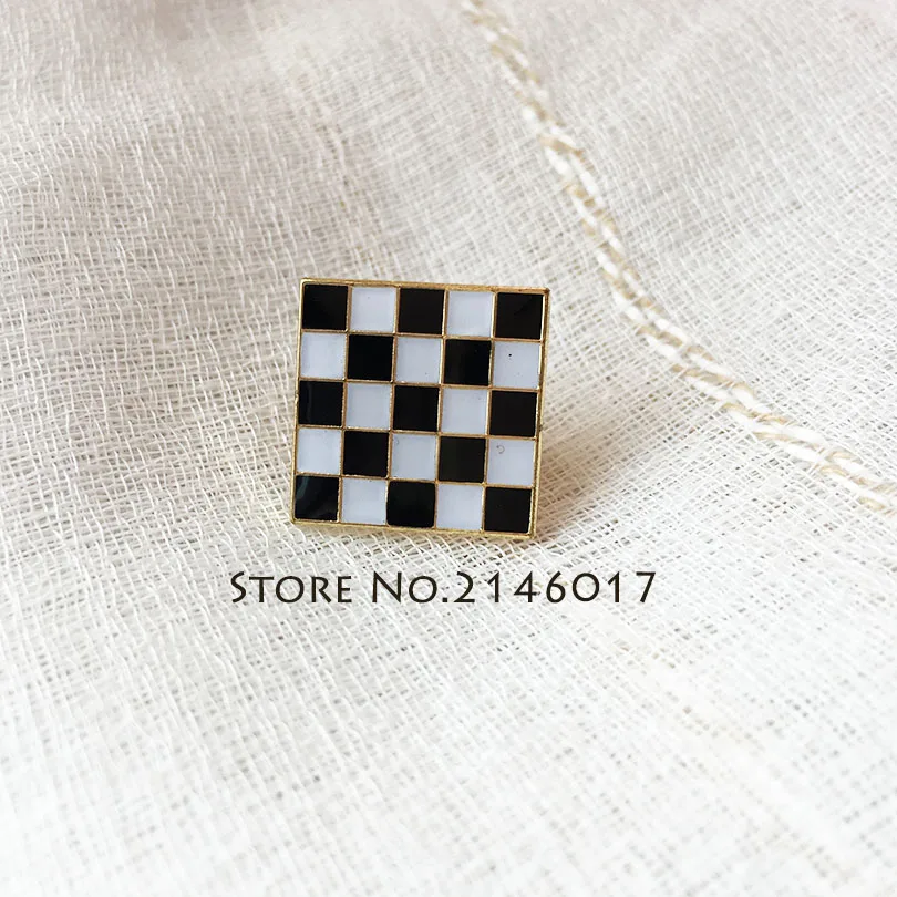 

100pcs Custom Lapel Pin Masonic Freemason Mosaic Pavement Pins Badge Masons Black White Checkered Rug Floor Blue Lodge Brooch