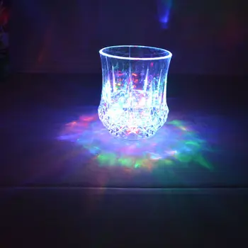 

Free shipping 7OZ 10*7*6cm LED Light Up Beer Cup Automatic LED Flashing Cup Mug Bar Water Sensor Light Color Restaurant Party
