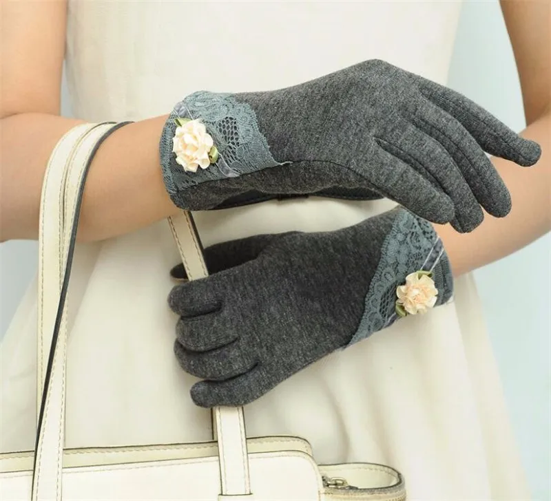 240 P Для женщин и девочек мода зима Запуск 2-палец Сенсорный экран перчатки Велоспорт, плюс бархат хлопка 3D цветы и кружева Дизайн