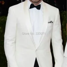 Ателье горячая Жених Костюмы дружки Смокинги для женихов Белый Slim Fit Best человек Жених Для мужчин свадьбу куртка+ Брюки для девочек+ галстук
