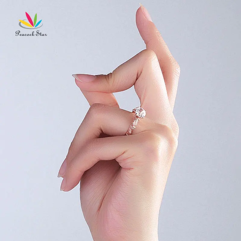GR7064_hand_3