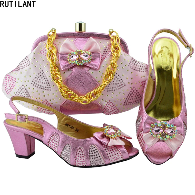 Italiaanse Schoenen met Bijpassende Tassen Set Versierd met Strass Sandalias Rasteiras Femininas 2018 Afrikaanse Dames Schoenen en Tassen Italiaanse Schoenen met Bijpassende Tassen Set Versierd met Strass Sandalias Rasteiras Femininas 2018 Afrikaanse Dames Schoenen en Tassen