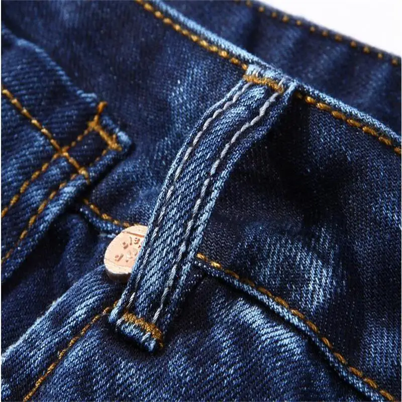 Новые модные брендовые мужские джинсы Синие рваные и орлиные крылья вышивки фильм звезды же стиль высокое качество мужские джинсы 588