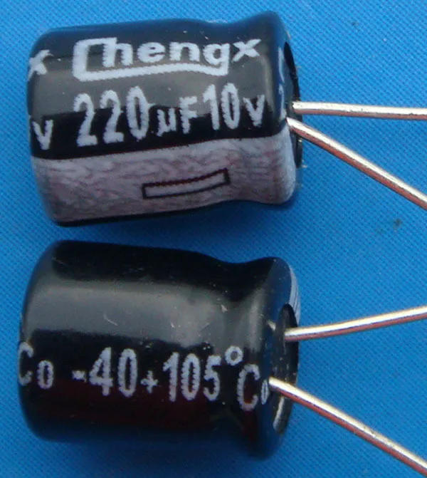 105 градусов защиты окружающей среды алюминиевый электролитический конденсатор 10 в 220 мкФ 100($4