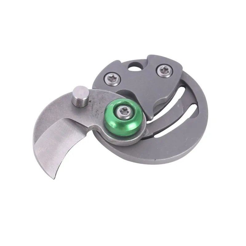 

New Folding Knife Keychain Opener Outdoor Survival Hunting Knives Convenience Carry Mini-Folding Coin Tools
