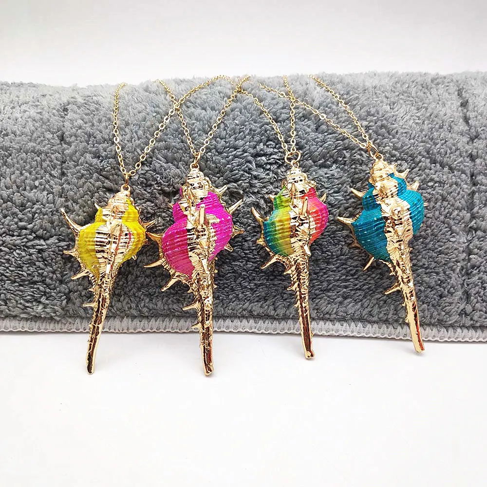 

Beach Vacation Style Shell Pendant Necklace Bohemian Gold Chain Natural Shell Conch Necklace Female Wedding Party Gift