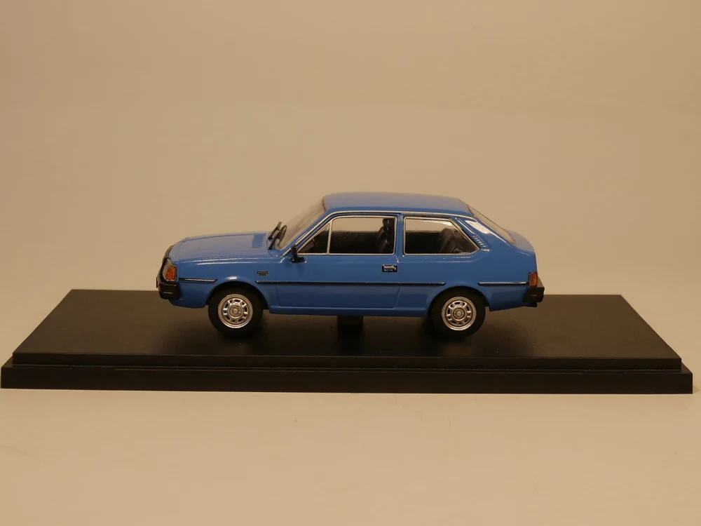 IST 1:43 Volvo 343 литая модель автомобиля