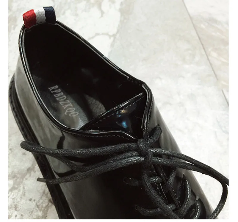 Белые туфли на плоской подошве в китайском стиле; оксфорды на шнуровке с квадратным носком; дизайнерская обувь; роскошная женская обувь; коллекция года; Цвет Черный; удобная обувь из лакированной кожи в британском стиле