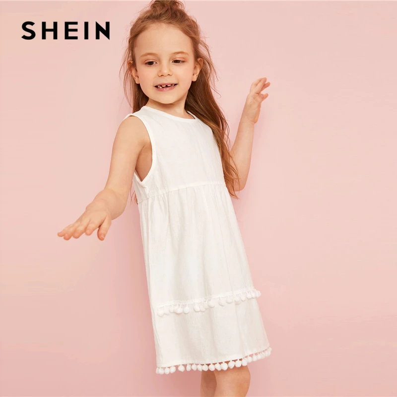 SHEIN Kiddie/милое белое однотонное платье на молнии сзади с помпонами для маленьких девочек; коллекция года; летнее расклешенное платье без рукавов с высокой талией в стиле бохо