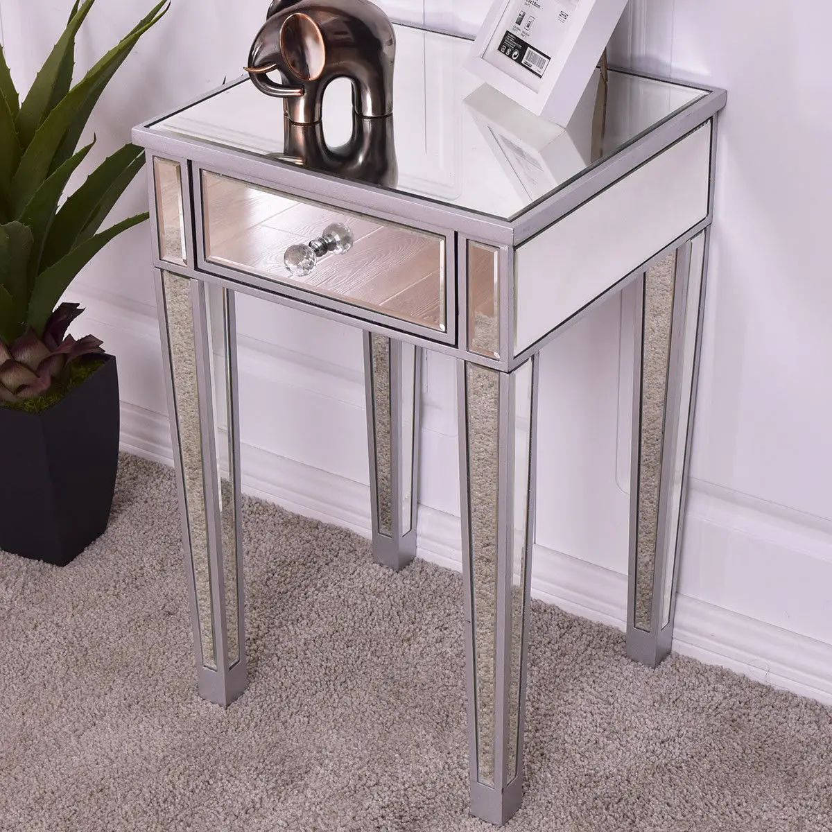 Giantex Mirrored Accent Table Nightstand End Table Luxury Modern Bedside Storage Cabinet with Drawer Coffee Table HW56404 Giantex Mirrored Accent Table Nightstand End Table Luxury Modern Bedside Storage Cabinet with Drawer Coffee Table HW56404