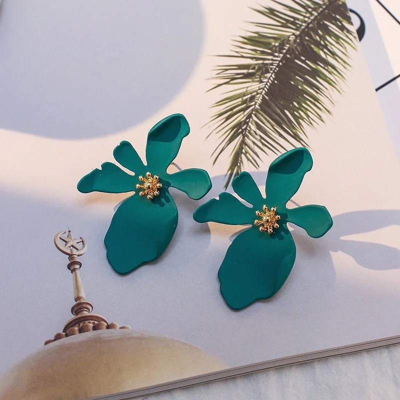 

6 Color Ladies Cute Big Flower Stud Earrings For Women Korean Style Female Alloy Spray Paint Large Fancy Earring Party Jewelry