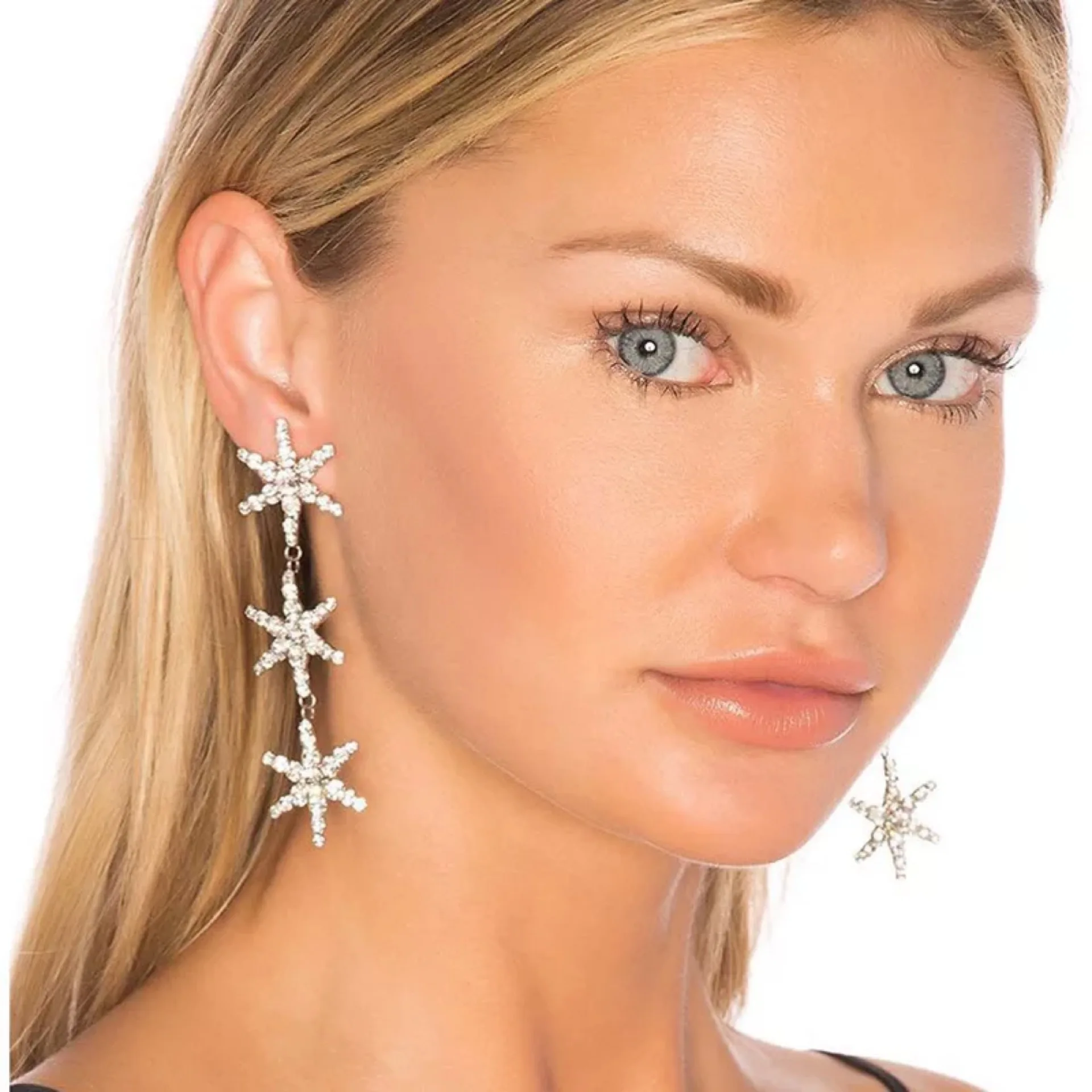 

Perfect Quality Shiny Rhinstone Snowflake Charm Dangle Earrings For Women Fashion Jewelry Trendy Statement Earrings Accessories